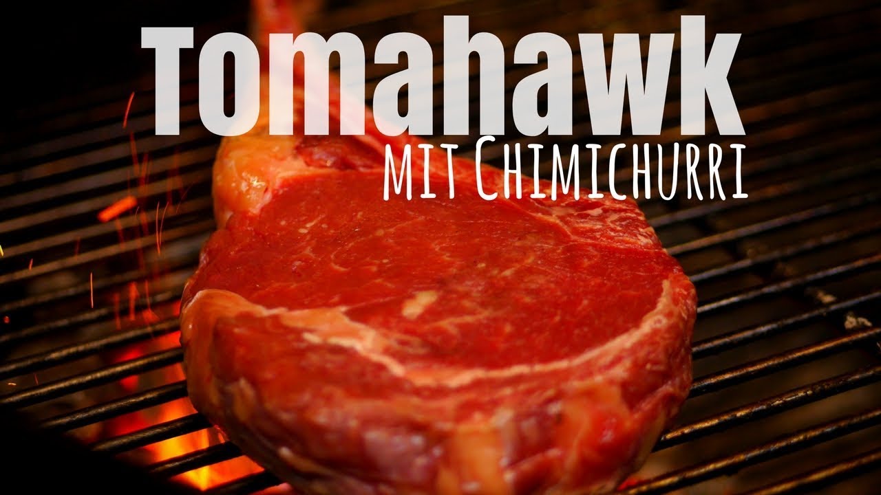 Tomahawk Steak vom Kugelgrill mit selbstgemachter Chimichurri