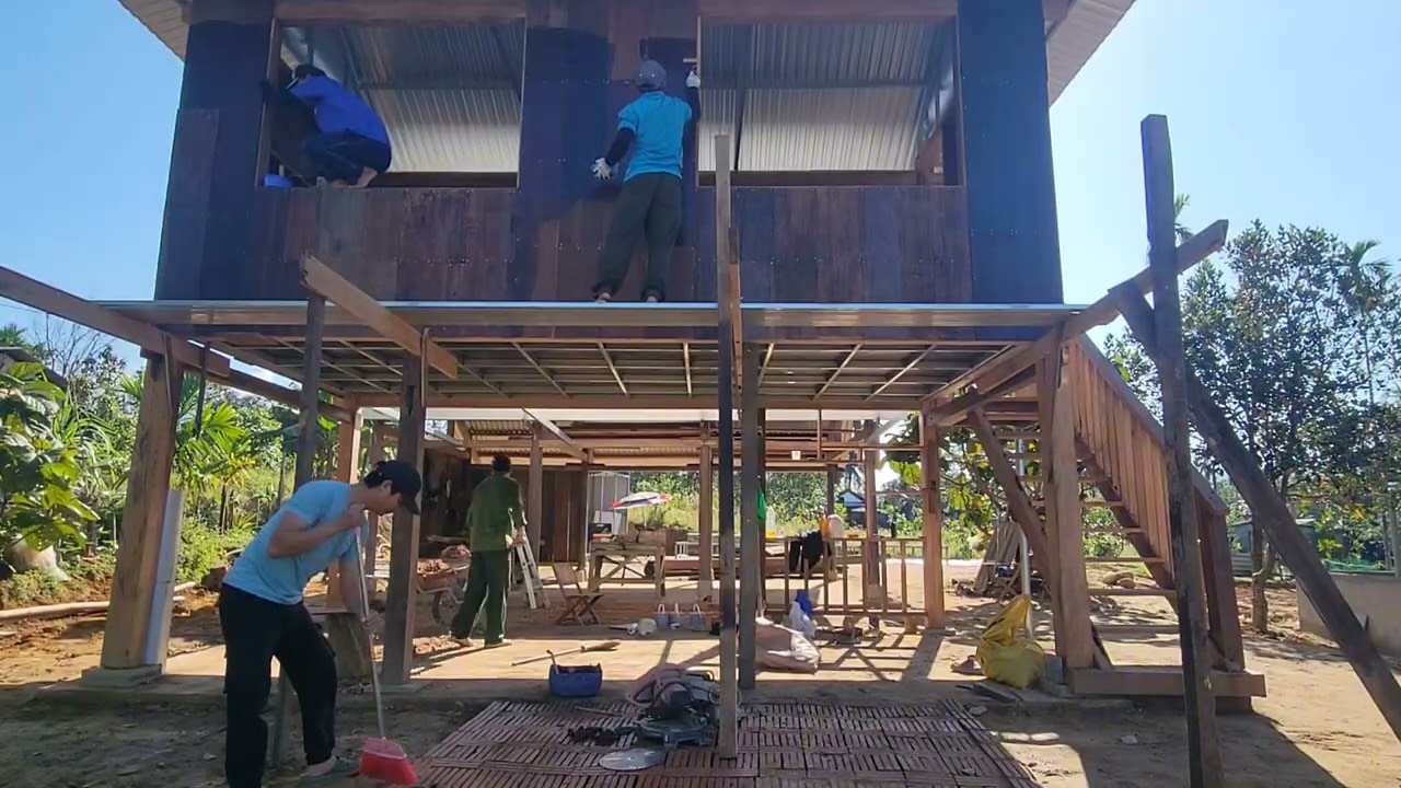 Hoàn Thiện Bề Mặt Gỗ Lim Bằng PU | Công Đoạn Quan Trọng Nhất