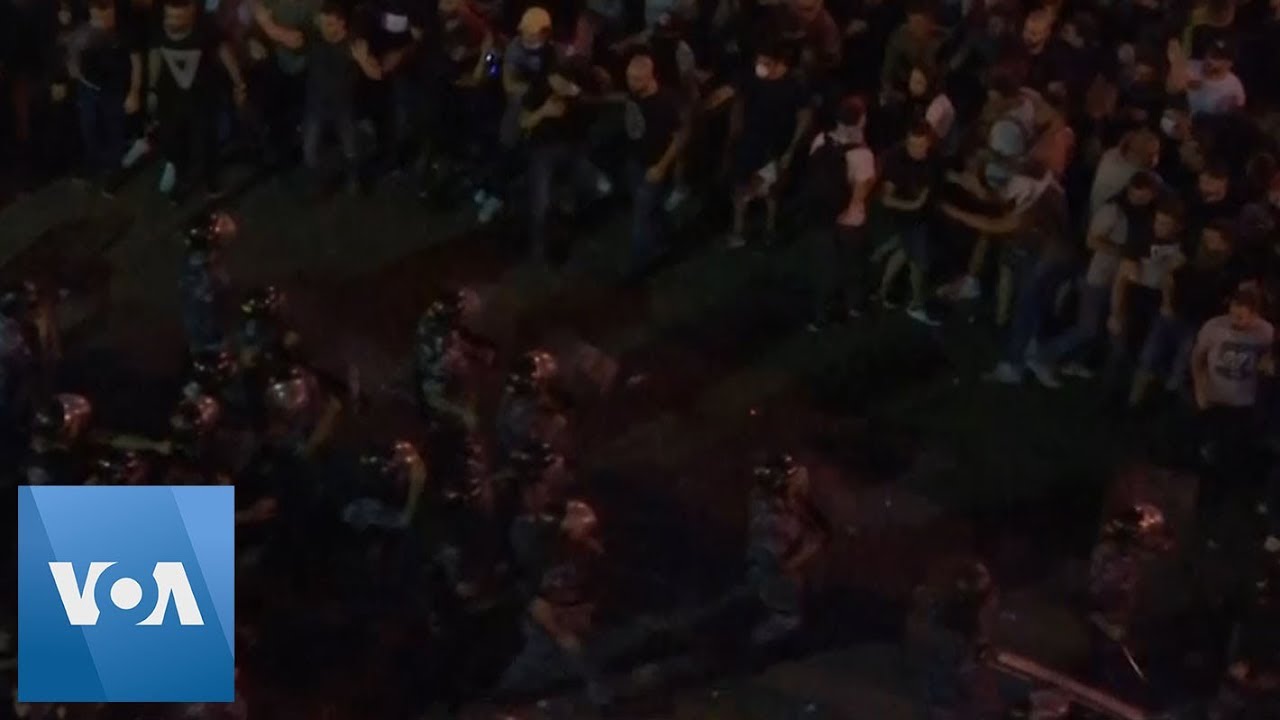 Lebanon Security, Protesters Exchange Tear Gas Volleys