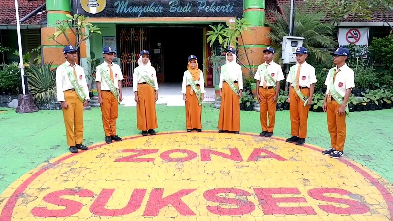 UKS SMP NEGERI 6 MADIUN (Pertolongan Pertama pada Orang Pingsan)