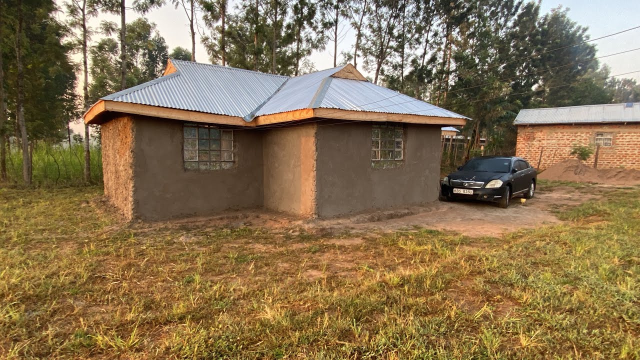 PLASTERING SEMI PERMANENT HOUSE IN THE AFRICAN VILLAGE!