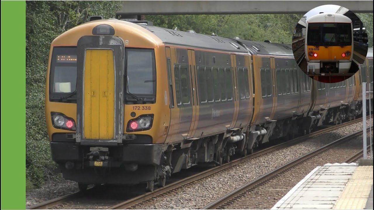 Trains at Stratford upon Avon Parkway