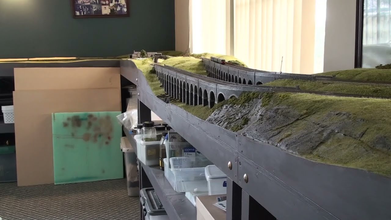 N Gauge Four Oaks Street  Station Part 96 Loop completed but how long is it and how to calculate it?