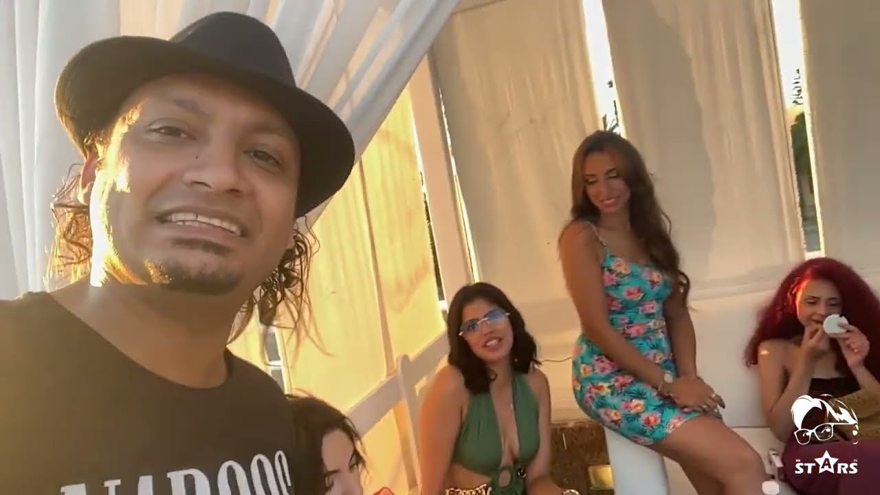 ملكه جمال الساحل مع المذيع الفرفوش