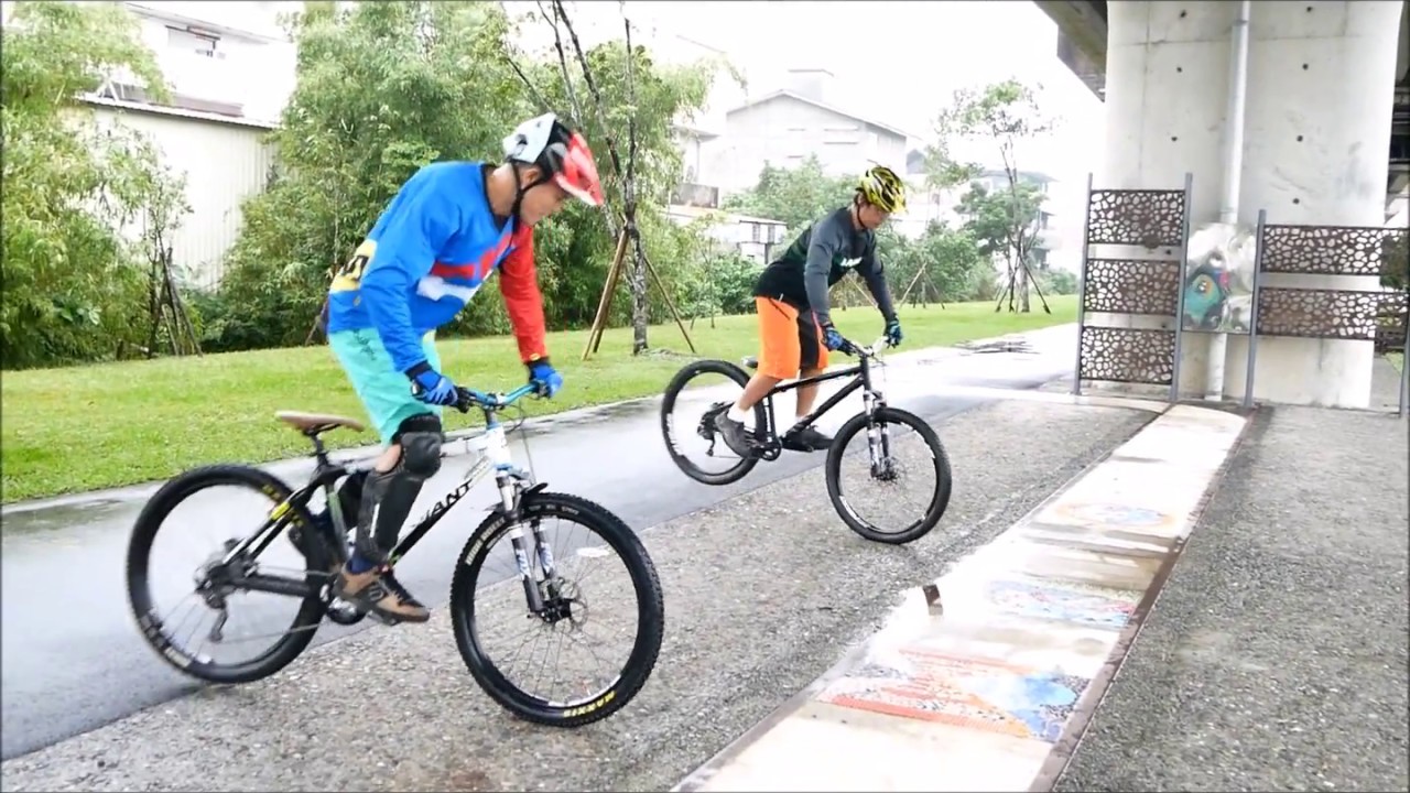 廊下練車   迴旋、前跳、定點迴轉、側移上下階