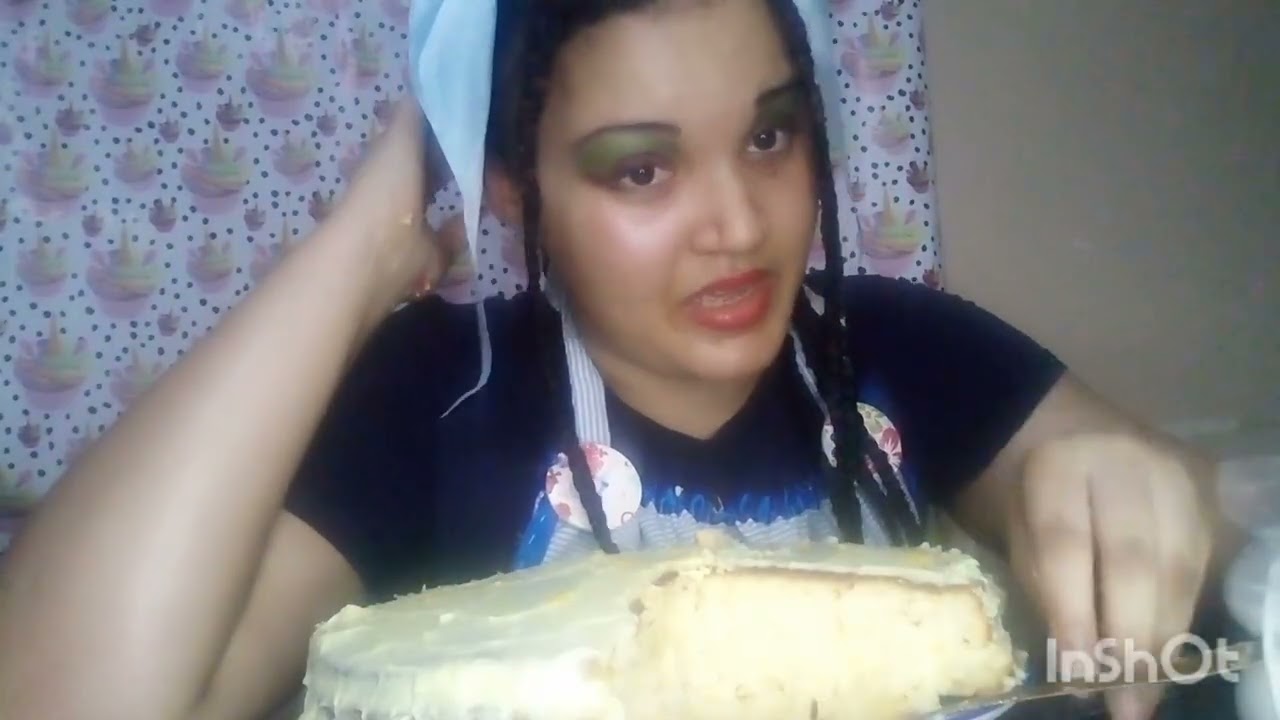 Lemon cake 🍋🎂 eating .  please  like and subscribe 🤩