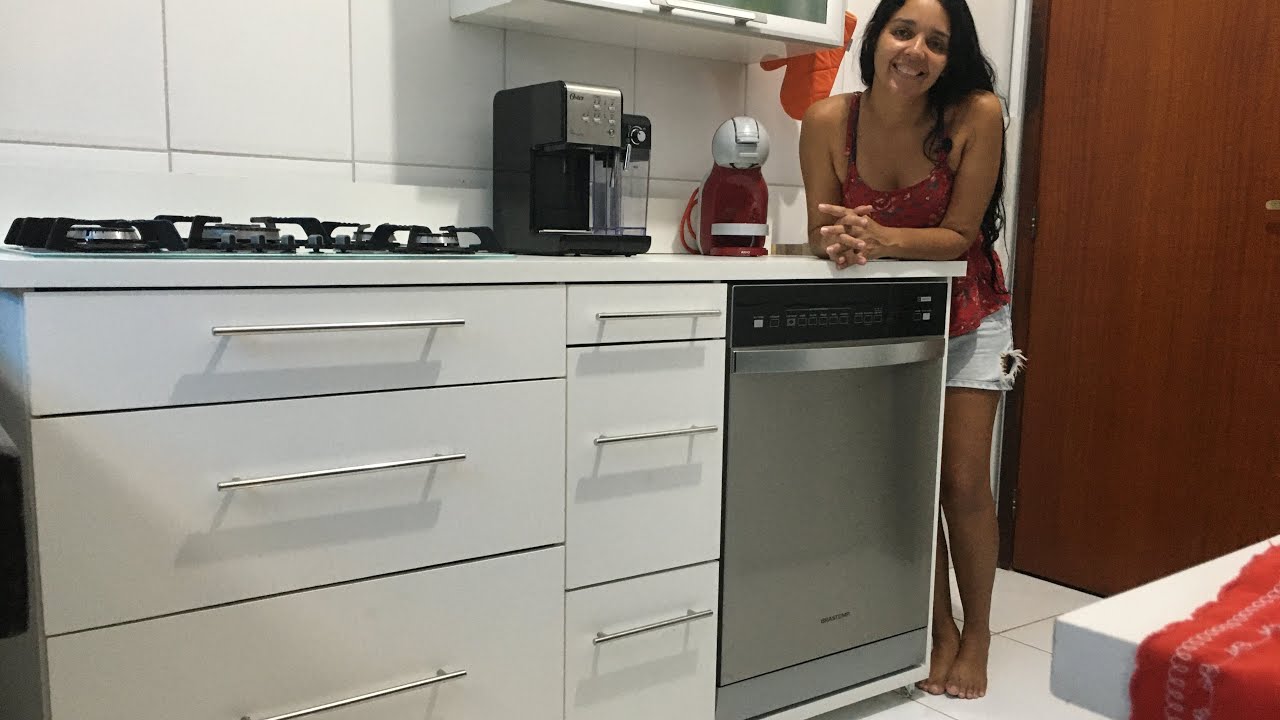 Armário de cozinha para cooktop. Faça você mesmo.