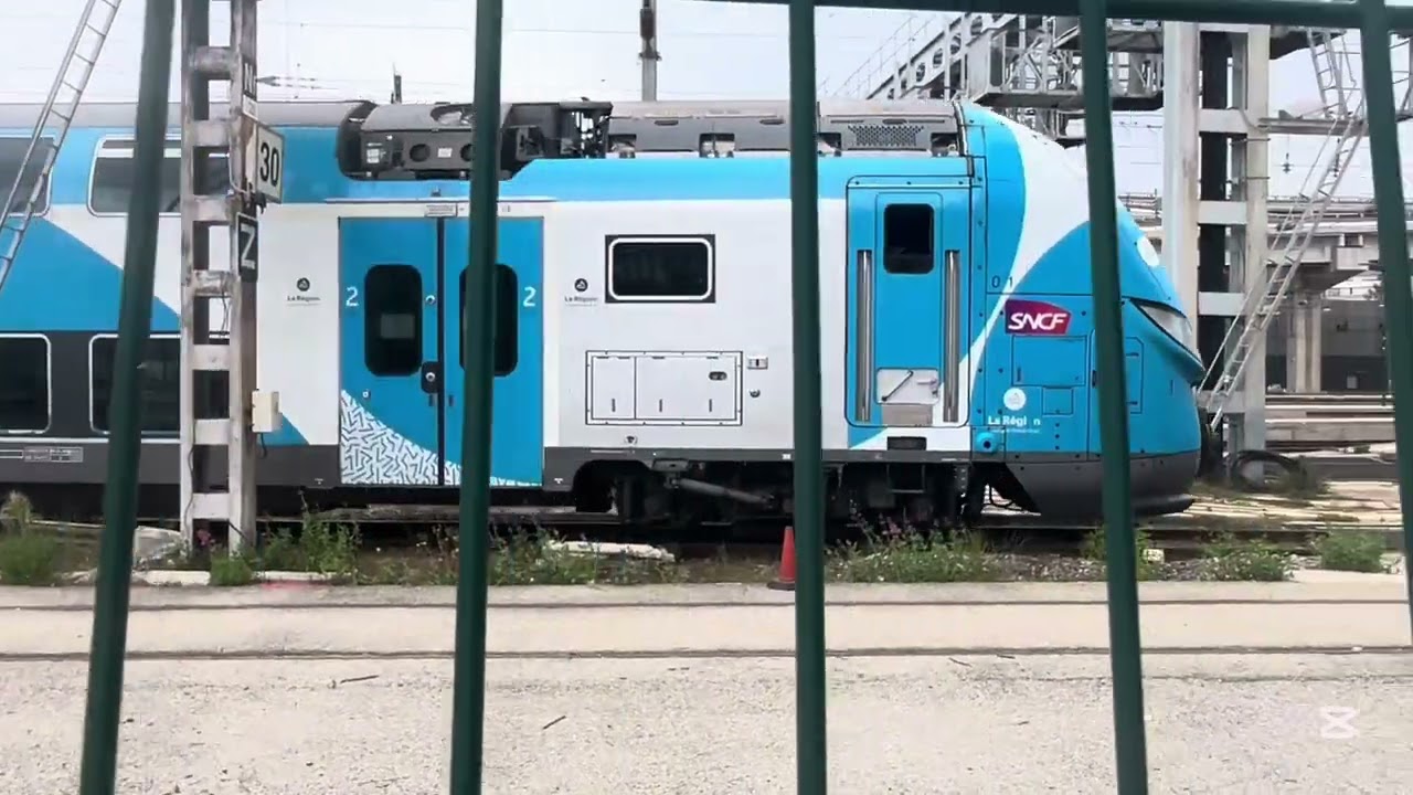 Départs et Arrivée en gare de Nice Ville ( TER TGV )