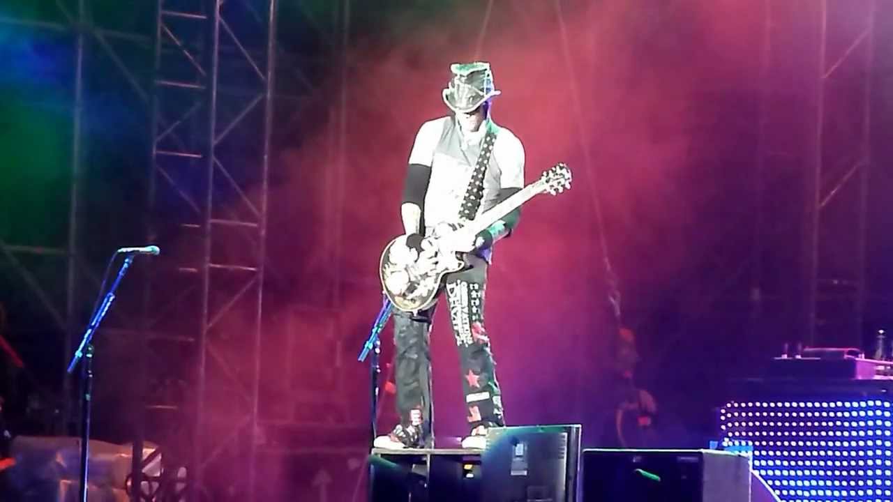 Guns N' Roses - This I Love (Gods Of Metal, Milan, 22.06.2012)
