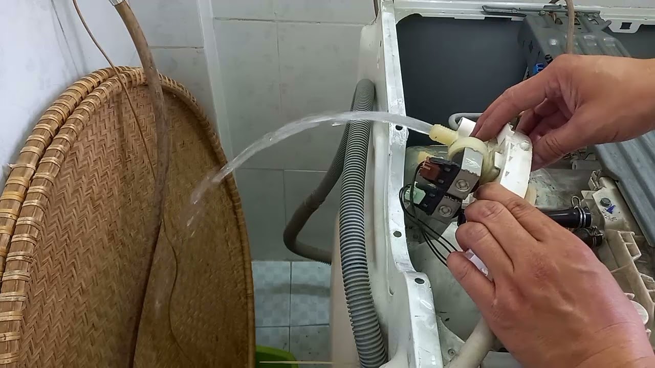 Hướng dẫn sửa máy giặt Electrolux chạy Ko hết chương trình Chớp đèn lỗi 1 đỏ 1 xanh. Zalo:0904217430