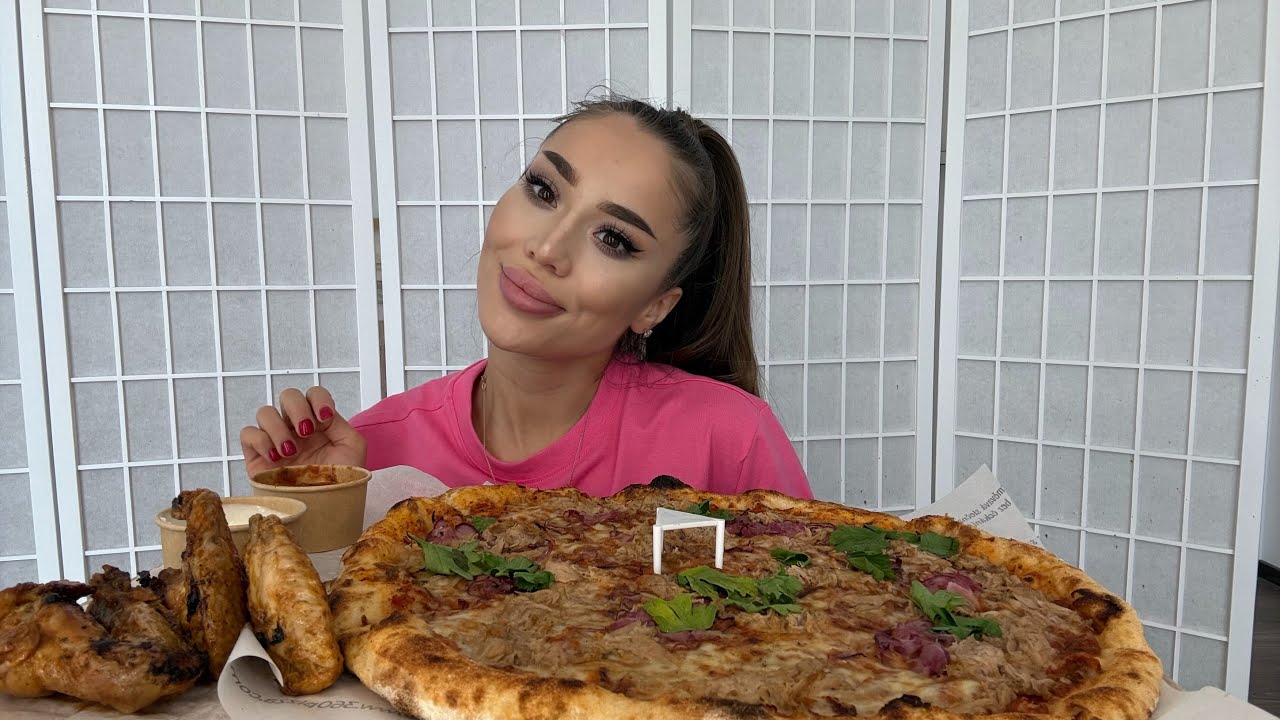 Мукбанг/ Пицца 🍕 и куриные крылья♥️/Мое питание 🍽️/ Парень игнорит