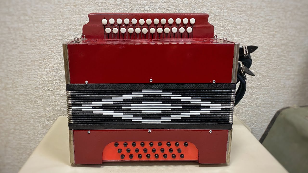 Обзор Тульской деревянной гармони 50-х годов. До и после ремонта.