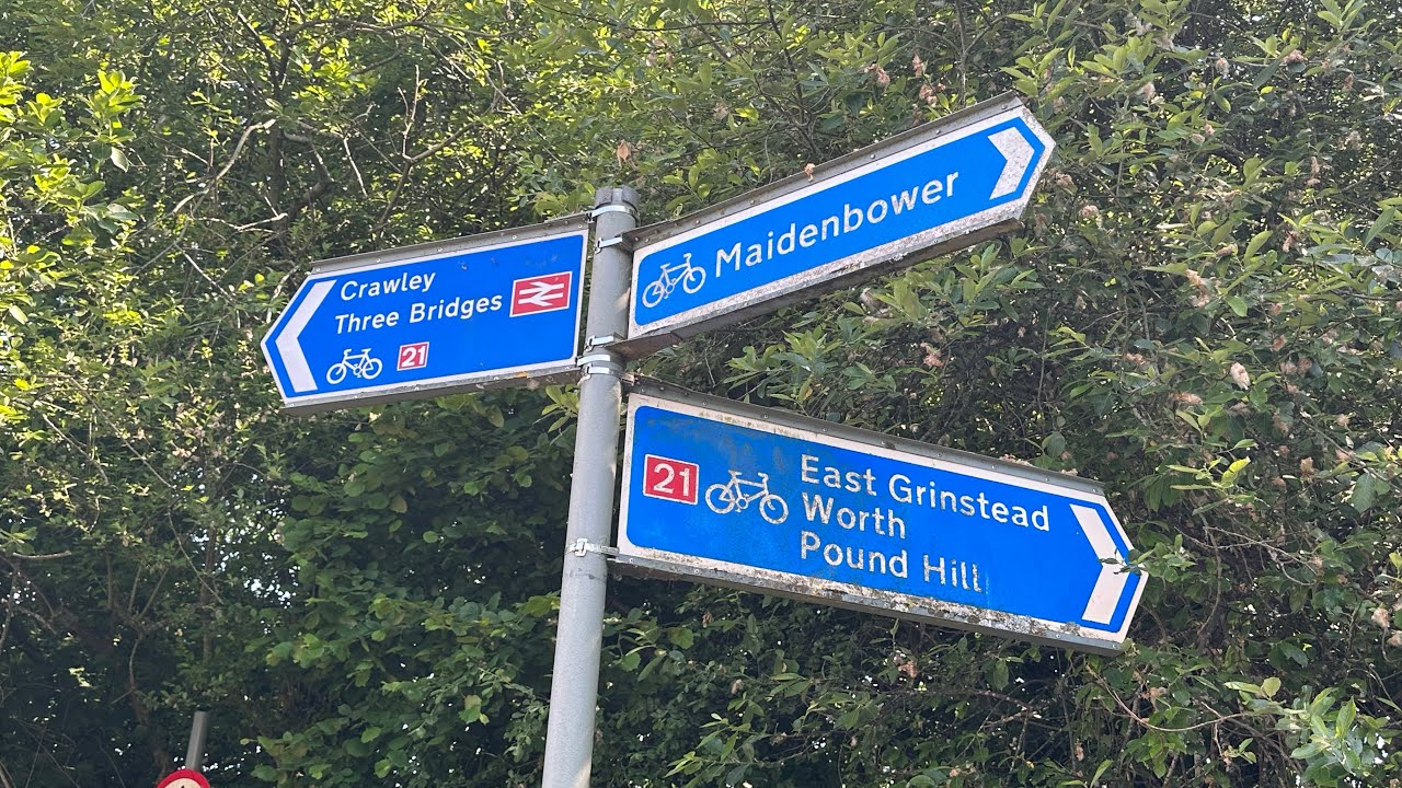 A 60 minute Green town walk - Three Bridges - Maidenbower circular thanks to @gojauntly5382