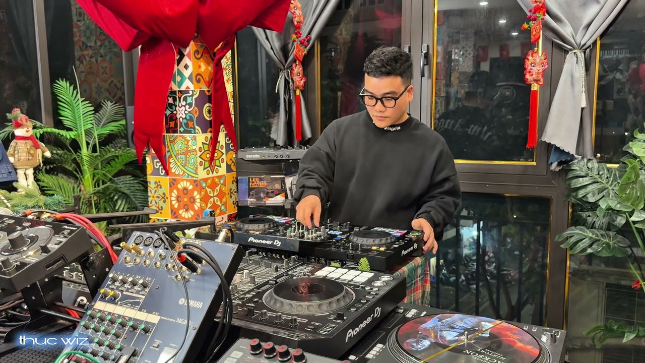 LIVE SET VINATRANCE THUCWIZ