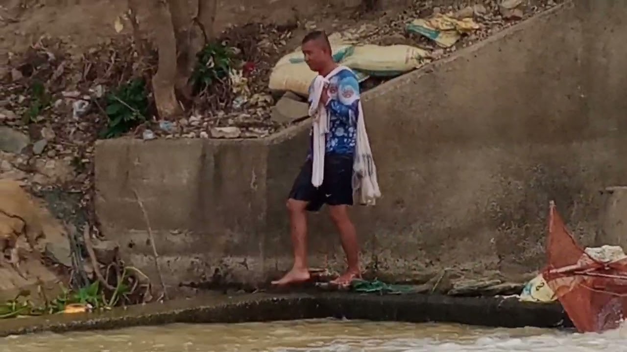 Fantastic how to throw cast netfishing, Traditional net fishing#fishing#traditional#viral