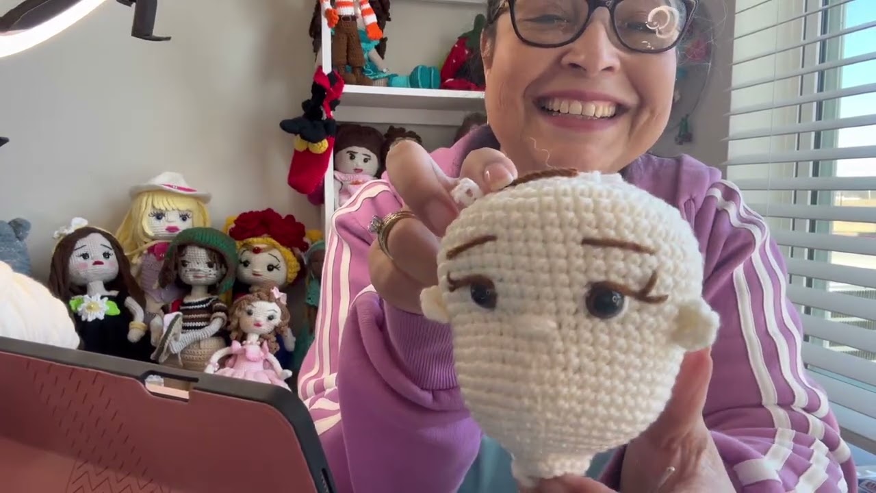 Como hacer el rostro a mi muñeca amigurumi paso a paso.