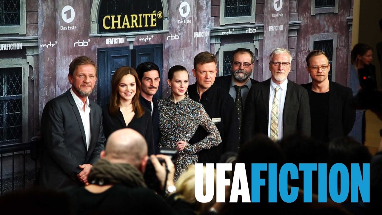 CHARITÉ - Premiere & Roter Teppich mit Alicia von Rittberg, Emilia Schüle uvm. // UFA FICTION