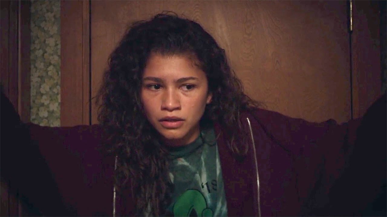 Euphoria 1x01 I Rue takes a drug test.