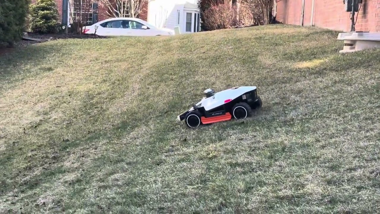 Testing Mammotion Luba 2 robot on flat and 26% grade