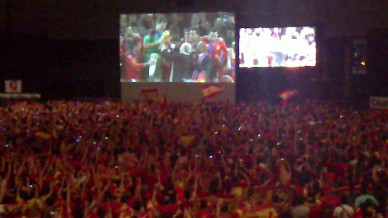 Casillas levanta la Copa del Mundo, Auditorio Sevilla
