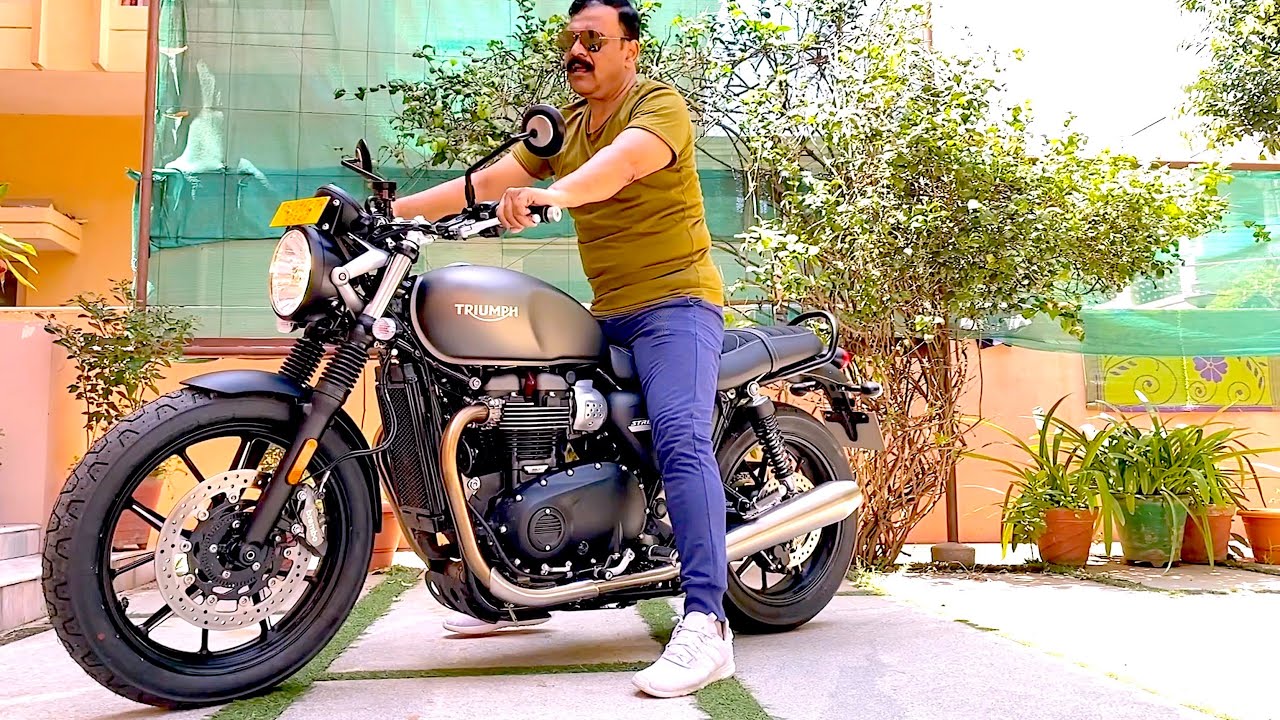 Dad rides the NEW TRIUMPH STREET TWIN