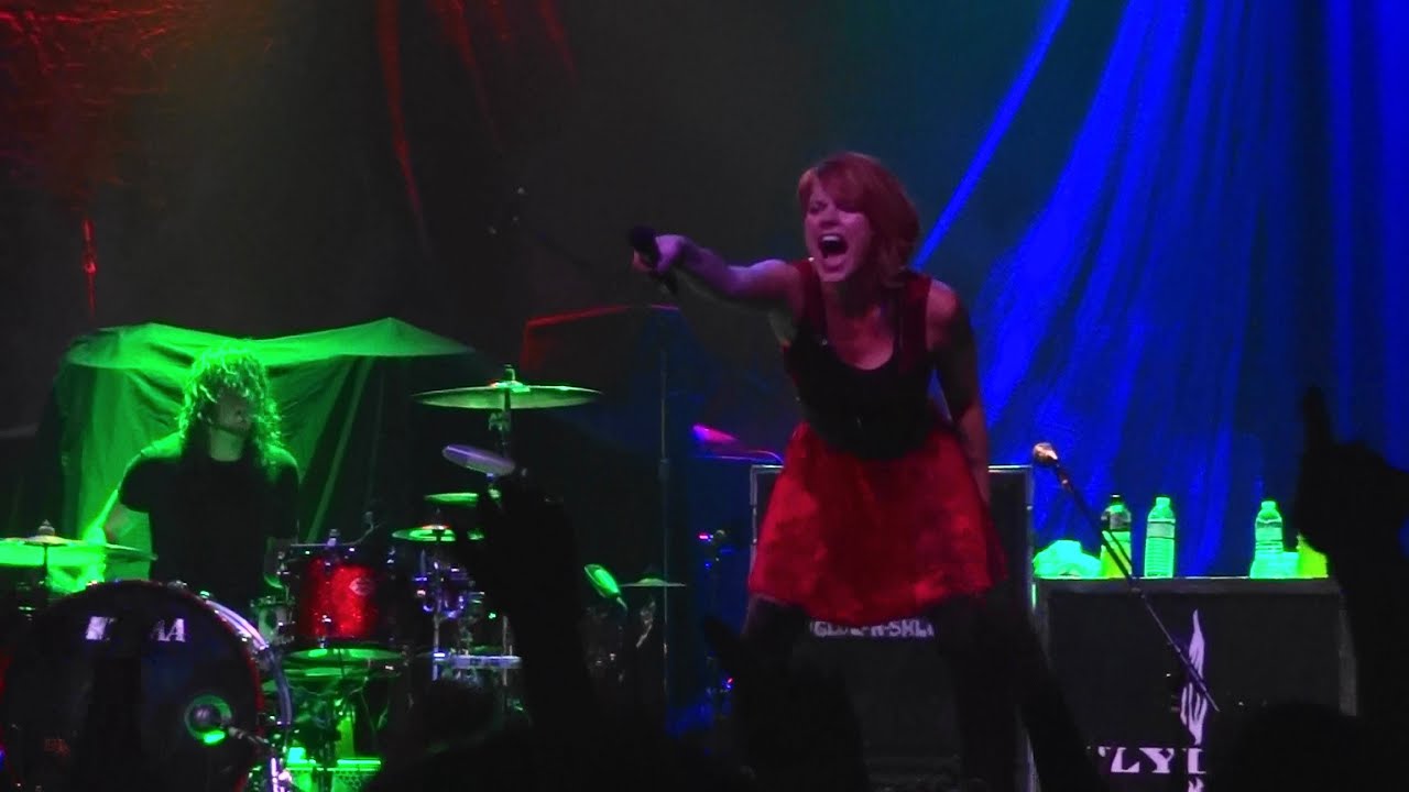 Flyleaf - 