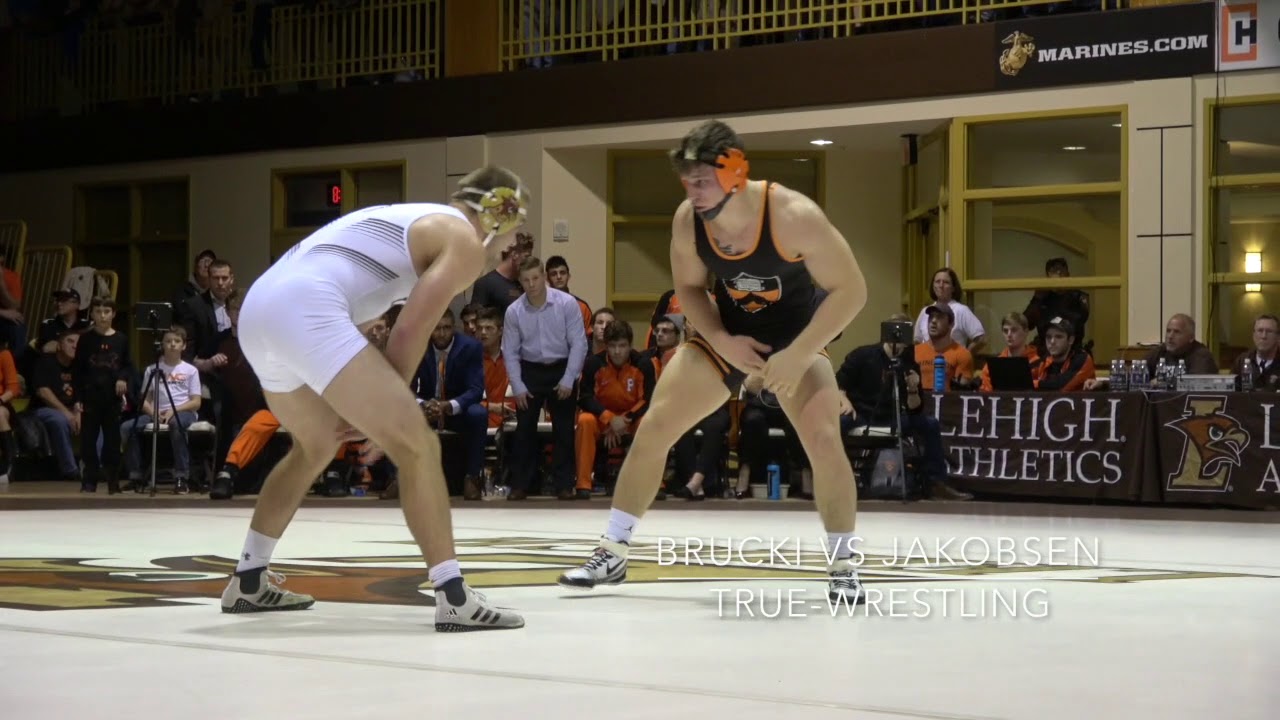 Patrick Brucki vs Jake Jakobsen