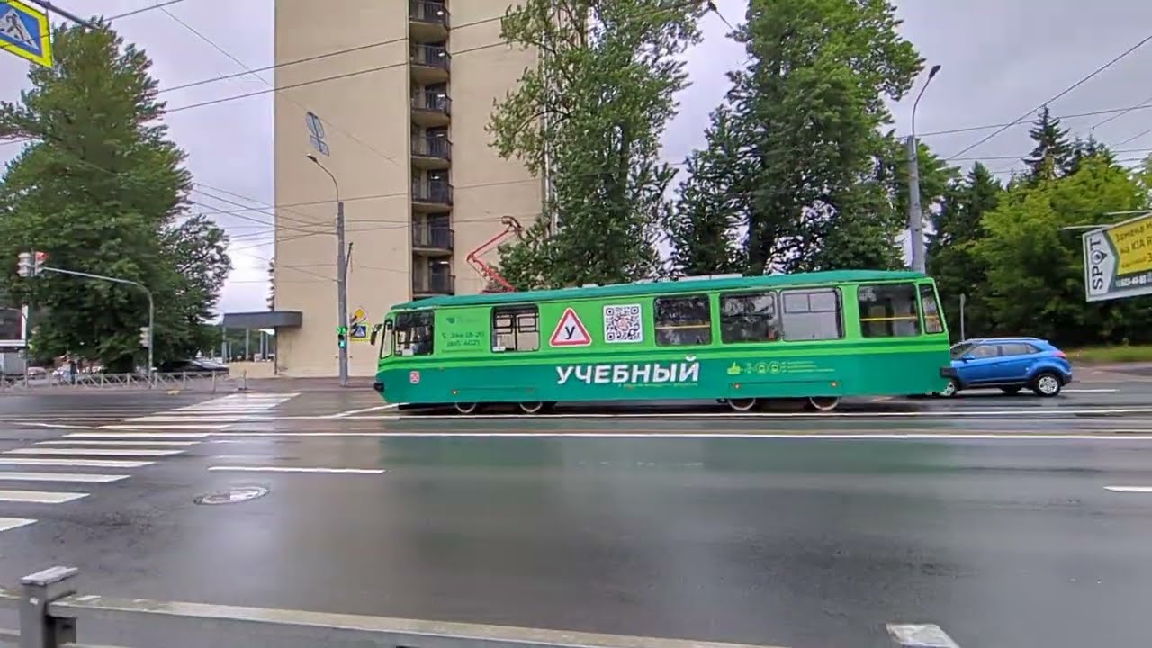 Трамвай 0538 в виде учебного у Новороссийской улицы в СПб 14-*: ПС70 0538 по №У (05.07.24)