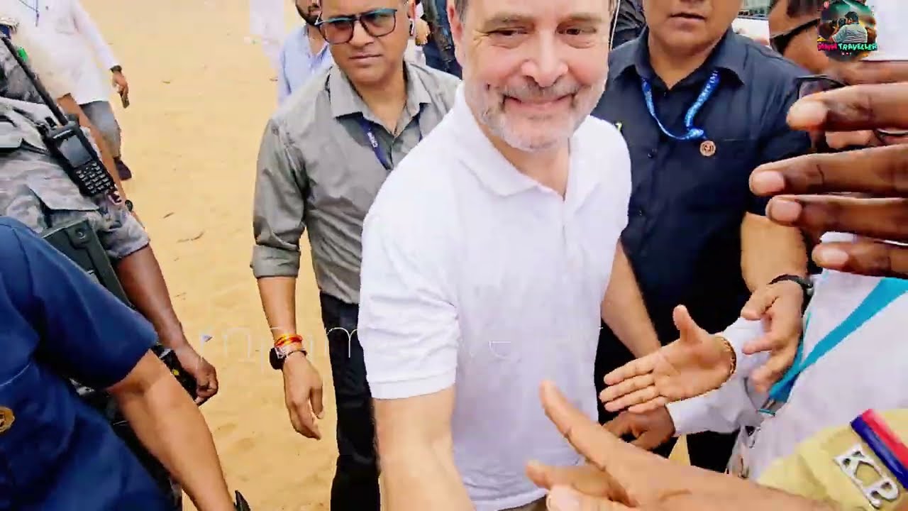 രാഹുൽഗാന്ധി ആലപ്പുഴയിൽ  ഇളക്കിമറിച്ചു.. ഓടിവന്നു എല്ലാവർക്കും കൈ കൊടുത്തു.RAHUL GANDHI In Alappuzha 