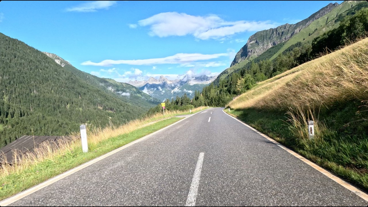 Ü60 Österreich Boden Bschlabs Tunnel mit meiner Honda Deauville 650 Kurven, Kehren , Spaß pur ...