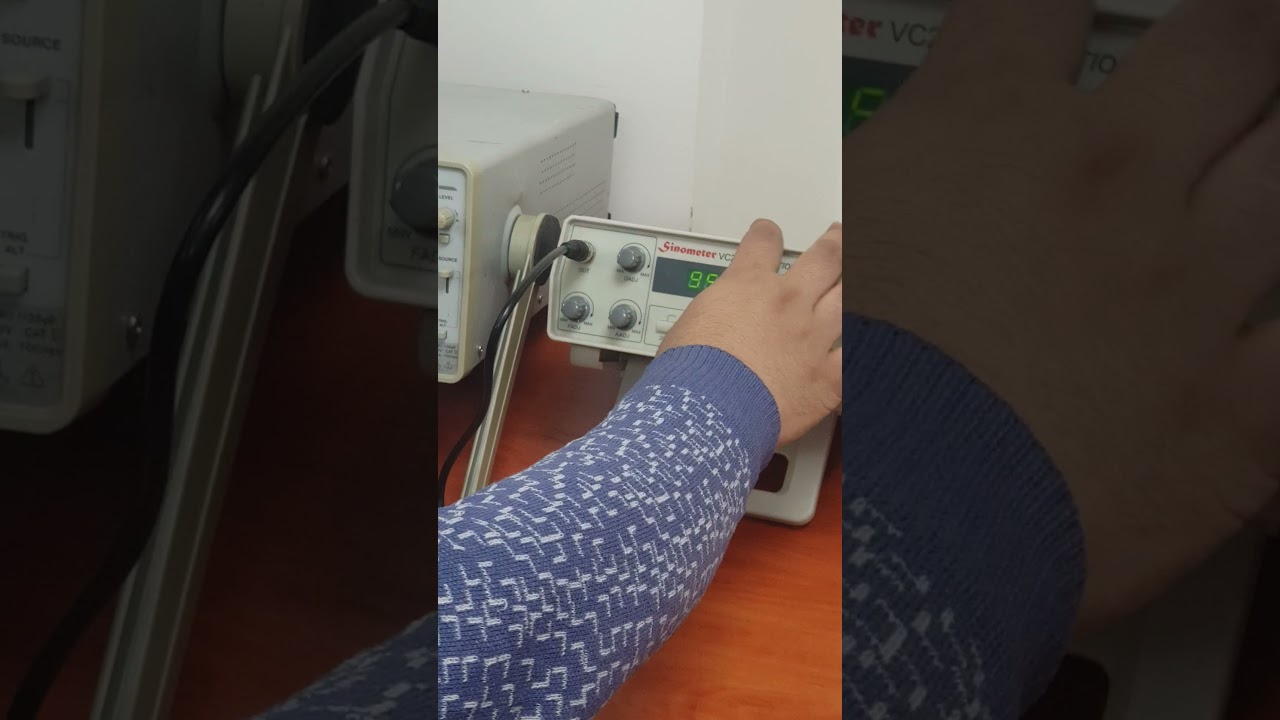 شرح راسم الإشارة ومعايرة جهد مولد الترددات  في المختبر || Function Generator and Oscilloscope