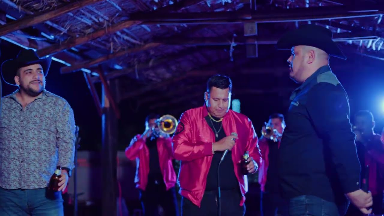Primos de Tierra Caliente - Puras Pa´ Arremangar (Video Oficial)