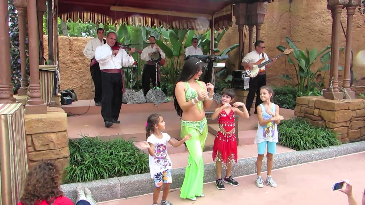 Mo'Rockin performance on their last day