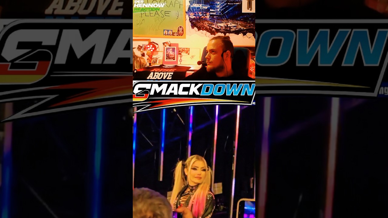 Alexa Bliss epische close up entrance in Berlin, Germany für WWE Smackdown!