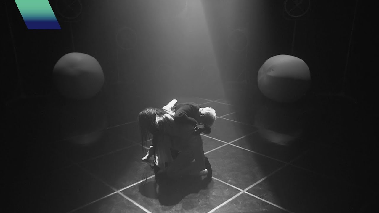 뱀뱀 (BamBam) 'Who Are You' Showcase Performance