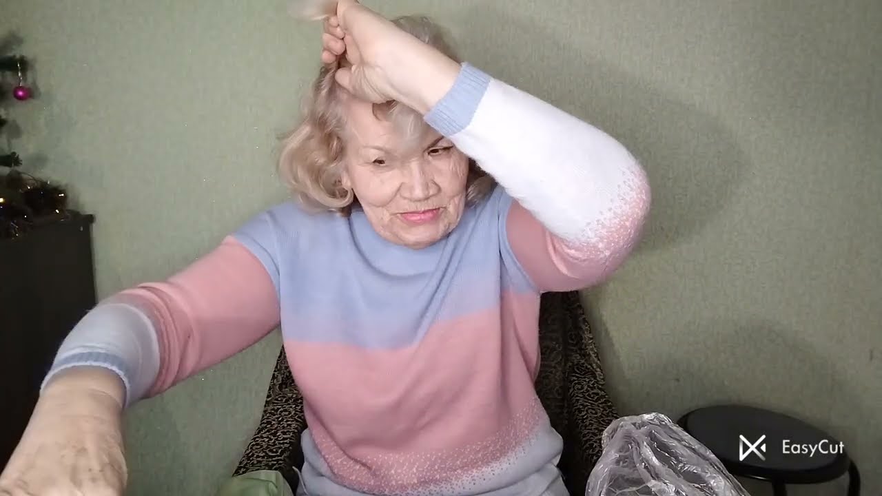 СТРИЖУ САМА СЕБЕ, УКОРОЧУЮ СВОЮ СТРИЖКУ 