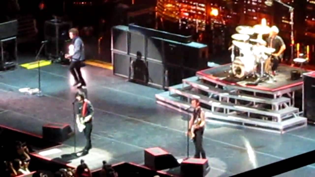 Green Day, 21st Century Breakdown, Grand Entrance, Live Concert, Aug. 2009, San Jose, CA