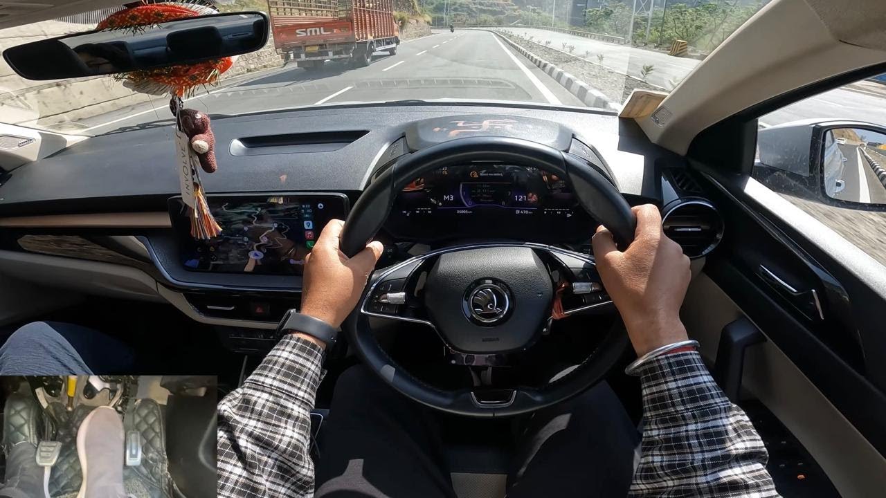 Hyper driving in Skoda Slavia. Extreme Performance. POV & Footwork. Manual cars are fun.