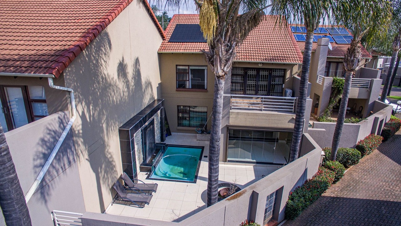 MODERN COMFORT AND ELEGANCE IN BEDFORDVIEW