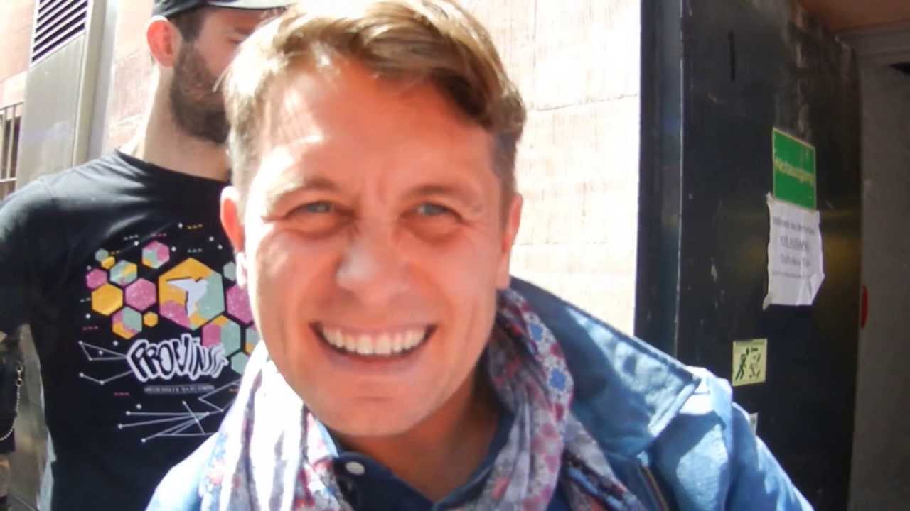 Mark Owen says hello at Gibson Club Frankfurt