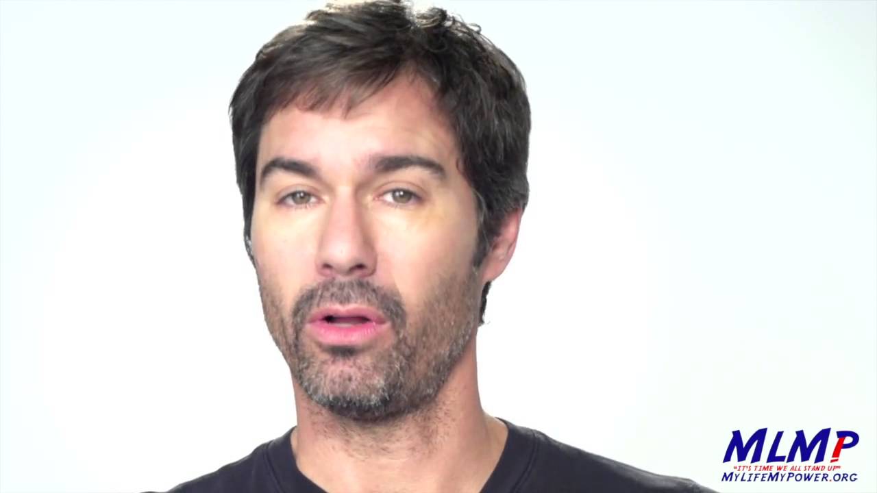 Eric McCormack shares his tough childhood experiences with bullying