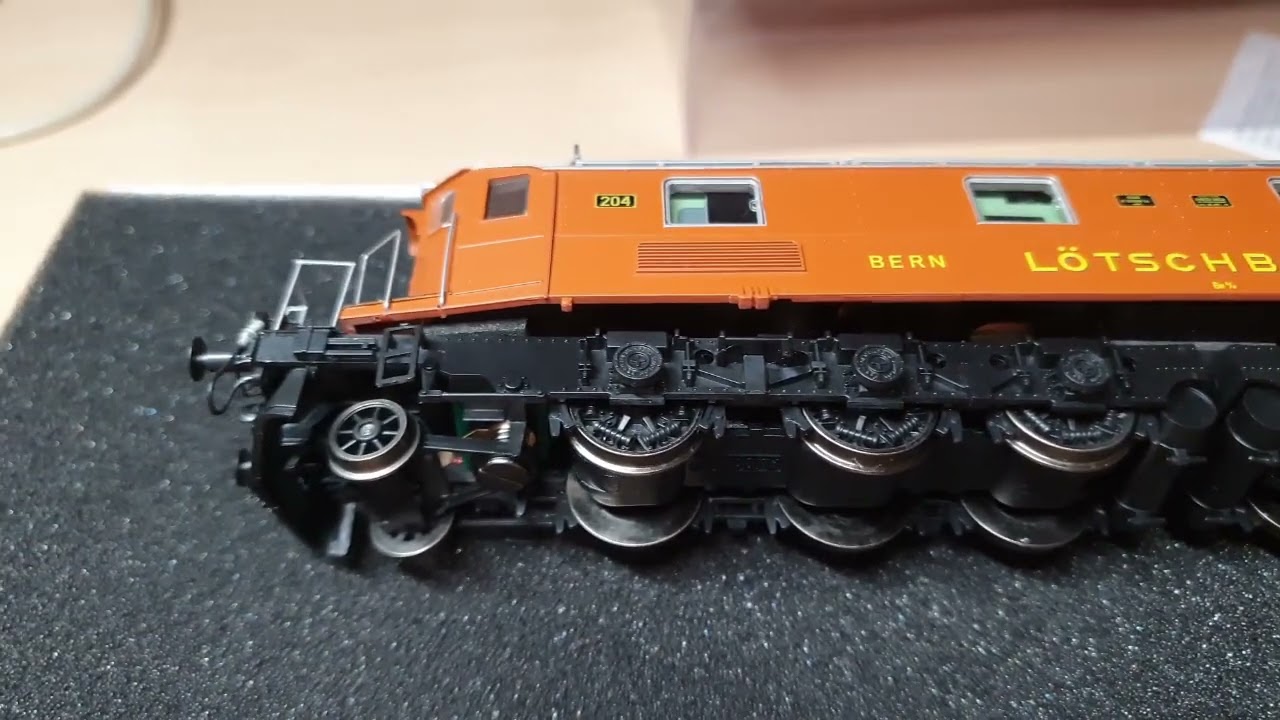 ACME 60531 unboxing e test locomotiva elettrica Be 6/8 204 BLS allo stato di origine costr. Breda