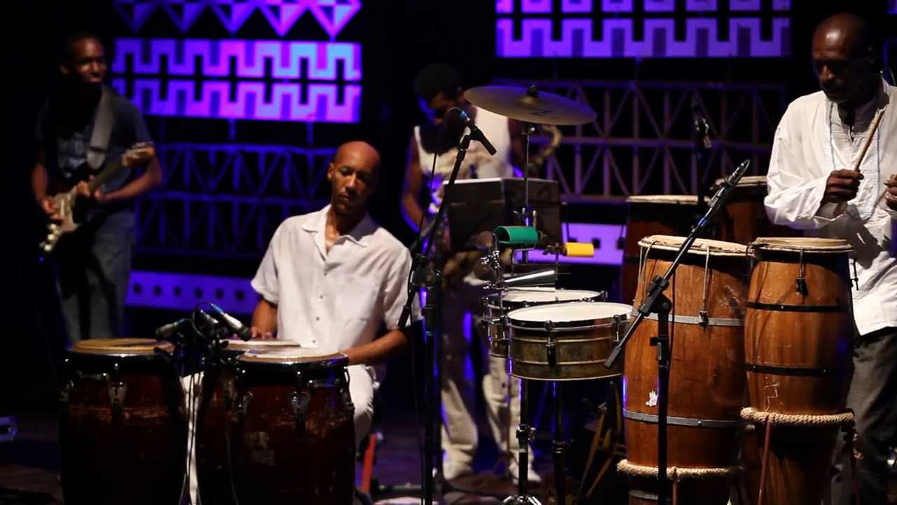 Gabi Guedes com Pradarrum - Ao vivo no Solar Boa Vista - Salvador/Bahia - março 2013