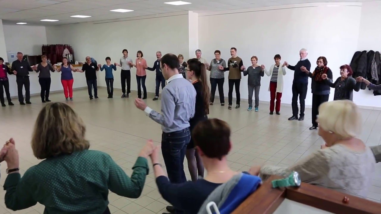 16-Gavotte de Plougastel-bal