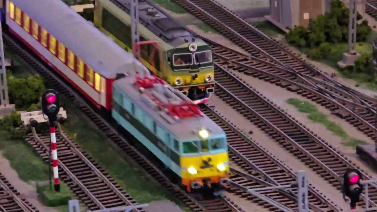 Wagony Piko Bohun oświetlenie Bee electronics DCC