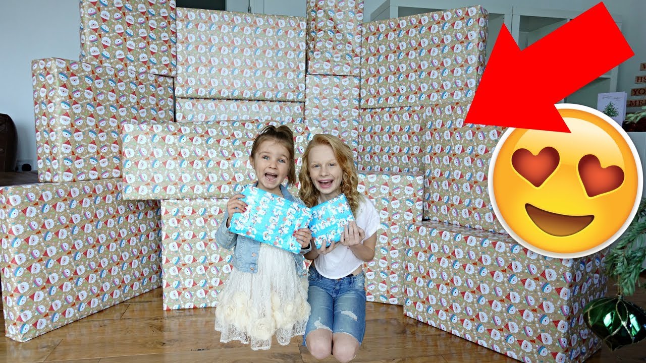 CHRISTMAS MORNING SPECIAL OPENING PRESENTS!!!! | Family Fizz