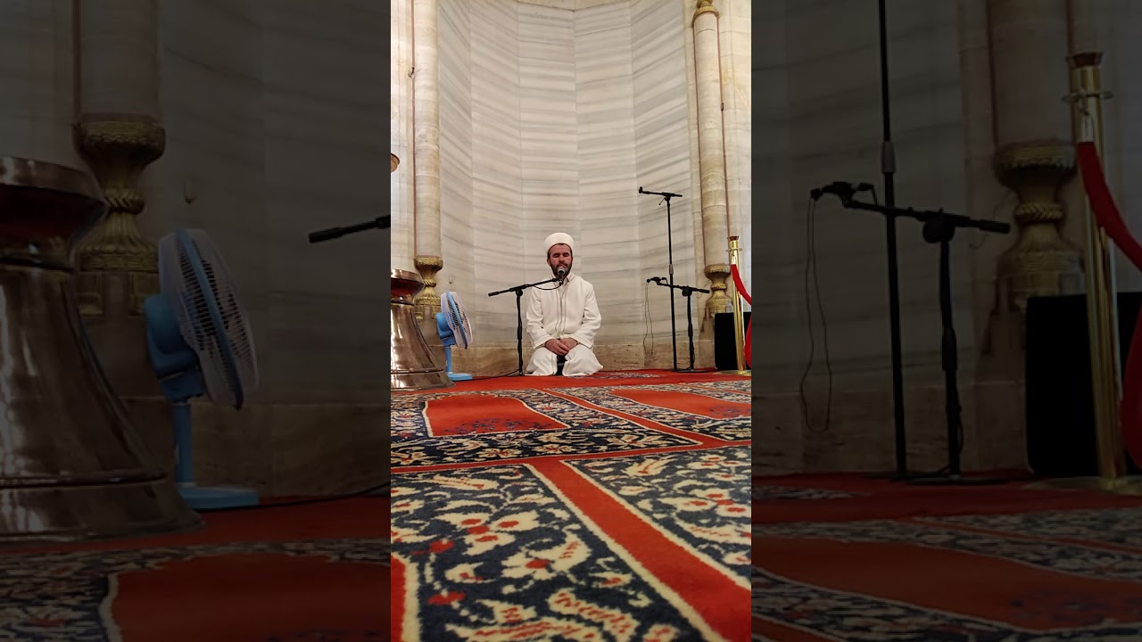 H&uuml;seyin &Ouml;zpınar Selimiye Cami M&uuml;ezzini.     Amenerras&uuml;l&uuml;