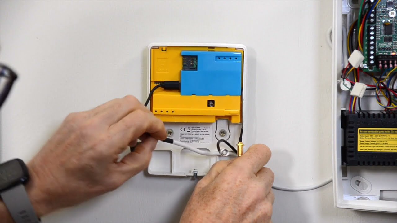 How to Install the SmartCom 4G