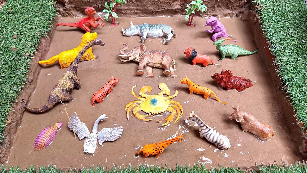Satisfying Toy Animals Cleaning Krab, Cheetah, Dinosaur, Buffalo, Giraffe, Rhino, Lion and Tiger 