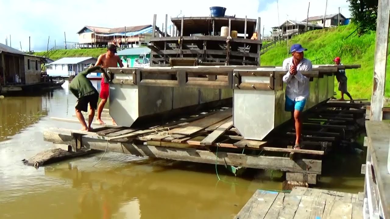 O Lançamento / Der Stapellauf